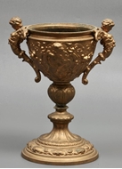 Picture of Cast-iron centerpiece with Roman design of cupids