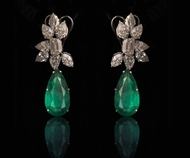 Picture of DIAMOND AND EMERALD EARRINGS